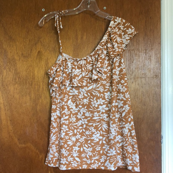 Old Navy Tops - SOLD!!Cute Old Navy Top! Size Large! 😍